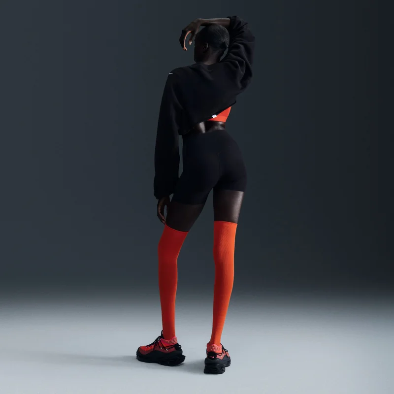 نايكي زينفي شورت جنتيل-سابورت بايكر بخصر عالي للنساء - 13 سم (تقريبًا)